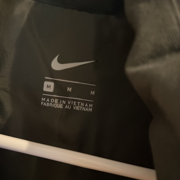 Nike best jacket - Picture 3 of 4